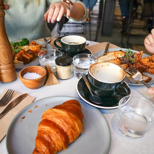 Les Restaurants dans des Lieux Insolites: Fermes, Châteaux et Même Cavernes